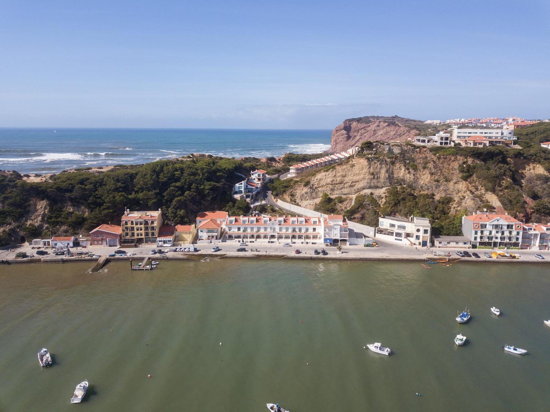 Baia 2 - - By Sch Sao Martinho do Porto